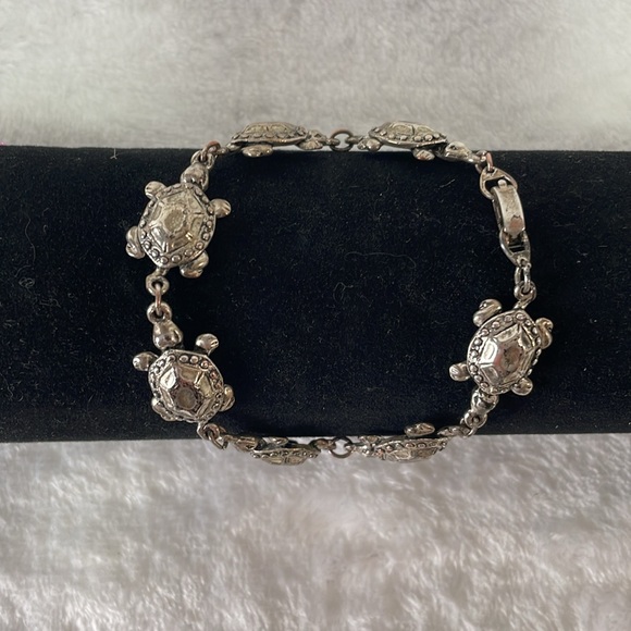 Vintage Sterling silver 7 turtle bracelet. Signed: SJ - Picture 4 of 7
